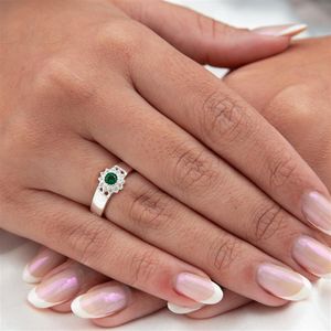 ANEL PRATA GROSSO COM FLOR DE ZIRCÔNIAS