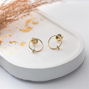 BRINCO FOLHEADO A OURO ARO LISO COM MINI ARO DE ZIRCÔNIA