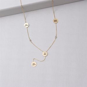 COLAR FOLHEADO FIO GRAVATA COM ZIRCONIA E MEDALHA DIZERES
