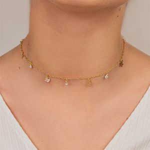 CHOKER FOLHEADO A OURO INFANTIL COM RAPOSINHA E MINI FLORES E ZIRCÔNIAS