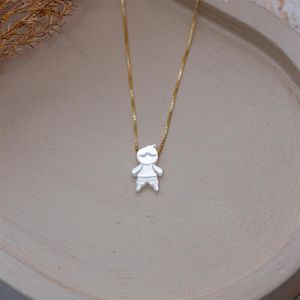 COLAR FOLHEADO A OURO MENINO DE MADREPÉROLA
