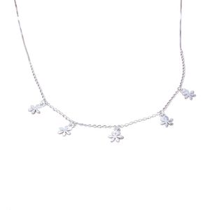COLAR PRATA FIOS TRABALHADOS COM FLORES LISAS