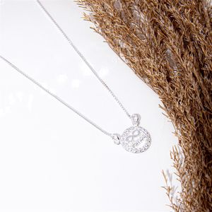 COLAR PRATA COM ARO DE ZIRCÔNIAS E COM INFINITO E PALAVRA AMOR
