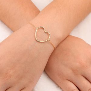 PULSEIRA FOLHEADO A OURO COM CORAÇÃO VAZADO