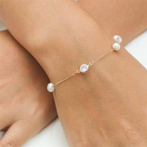 PULSERIA FOLHEADO A OURO COM PÉROLAS E ZIRCÔNIAS
