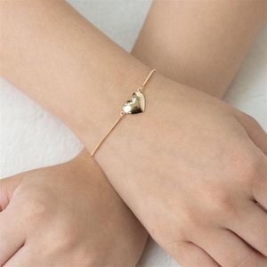 PULSEIRA FOLHEADA A OURO FIO RABO DE RATO COM CORAÇÃO LISO