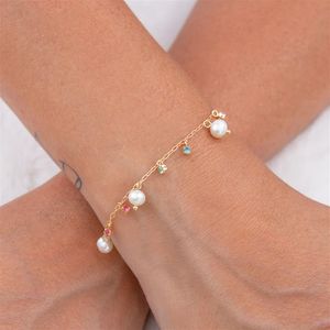 PULSEIRA FOLHEADO A OURO COM PÉROLAS E MINI ZIRCÔNIAS