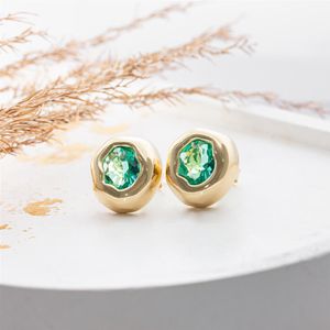 BRINCO FOLHEADO A OURO PEDRA COM BORDA ONDULADA LISA