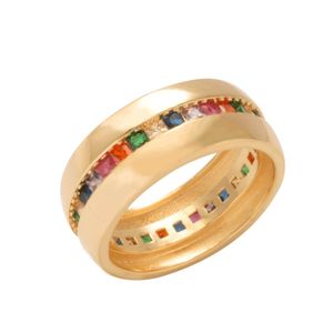 ANEL FOLHEADO A OURO LARGO COM FILEIRA DE ZIRCÔNIAS MULTICOLORIDAS