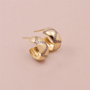 BRINCO FOLHEADO A OURO ARGOLA PEQUENA COM ZIG ZAG DE ZIRCÔNIAS
