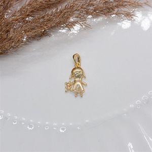 PINGENTE FOLHEADO A OURO MENINA COM URSO LISO