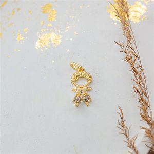 PINGENTE FOLHEADO A OURO MENINO LISO E COM ZIRCÔNIAS