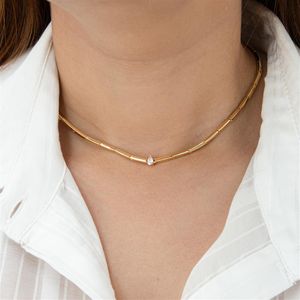 COLAR FOLHEADO A OURO CATUTILHOS RETANGULARES E GOTA EM ZIRCÔNIA