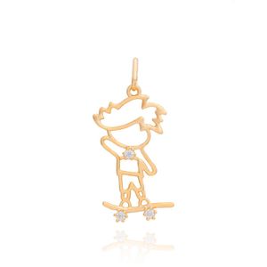 PINGENTE FOLHEADO A OURO MENINO COM SKATE