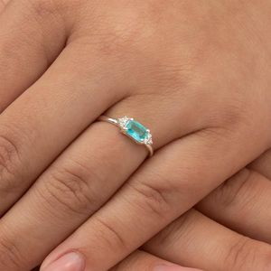 ANEL PRATA ZIRCÔNIA RETANGULAR COM MINI ZIRCÔNIAS