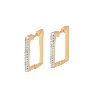 BRINCO FOLHEADO A OURO ARGOLA RETANGULAR MÉDIA COM ZIRCÔNIAS E RÓDIO