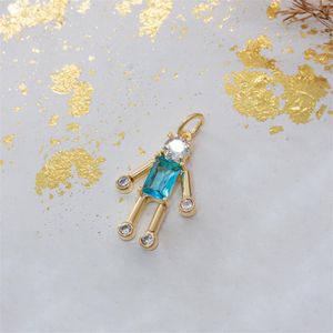 PINGENTE FOLHEADO A OURO MENINO COM ZIRCÔNIAS E PEDRA RETANGULAR