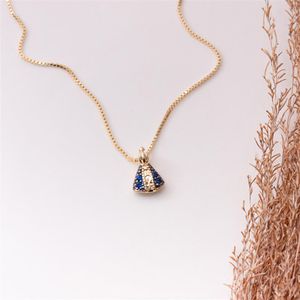 COLAR FOLHEADO A OURO COM NOSSA SENHORA APARECIDA PEQUENA COM ZIRCÔNIAS AZUIS