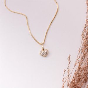 COLAR FOLHEADO A OURO COM CORAÇÃO PEQUENO DE MINI ZIRCÔNIAS