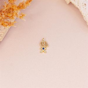 PINGENTE FOLHEADO A OURO MENINO COM ZIRCÔNIA AZUL
