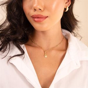 PINGENTE FOLHEADO A OURO COM CORAÇÃO COM AMOR E MINI ZIRCÔNIA