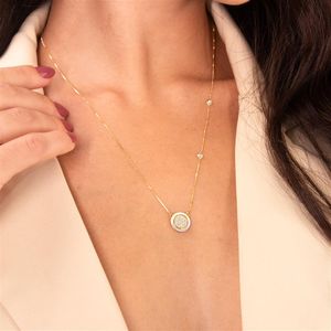 COLAR FOLHEADO A OURO TRABALHADO COM ZIRCÔNIAS E MADREPÉROLA