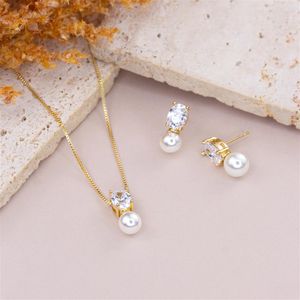 CONJUNTO FOLHEADO A OURO COM ZIRCÔNIA OVAL E PÉROLA