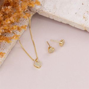 CONJUNTO FOLHEADO A OURO DE MINI CORAÇÃO DE ZIRCÔNIAS