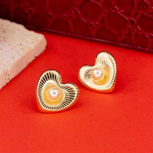 BRINCO FOLHEADO A OURO CORAÇÃO FRIZADO COM PÉROLA